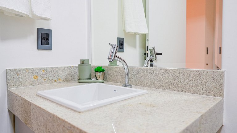 45B Apto Suite Queen + 2 Camas no Moov Smart Home