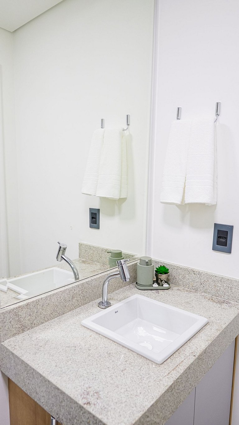 45B Apto Suite Queen + 2 Camas no Moov Smart Home