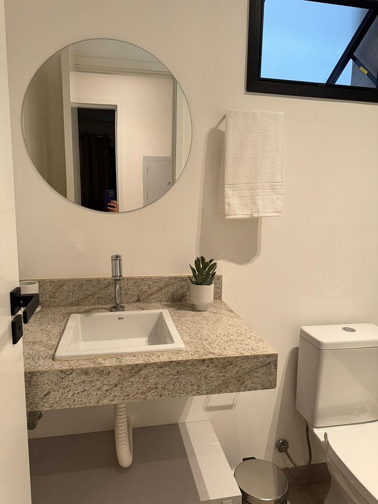 16B Apto Suite Queen + 2 Camas no Moov Smart Home