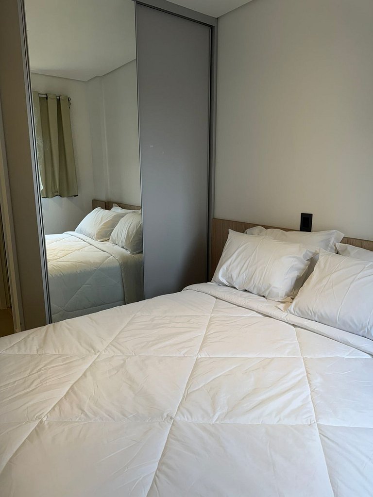 16B Apto Suite Queen + 2 Camas no Moov Smart Home
