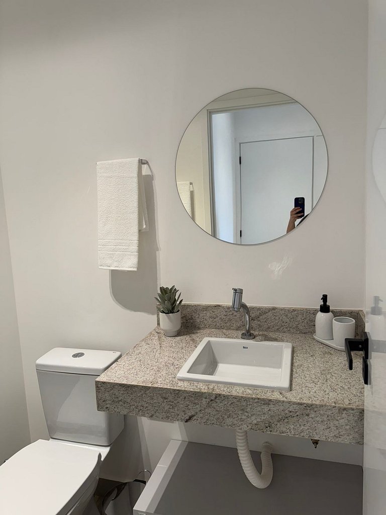 16B Apto Suite Queen + 2 Camas no Moov Smart Home