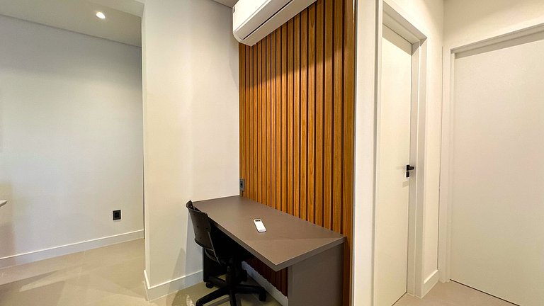66B Apto executivo moderno, 2 mesas de trabalho