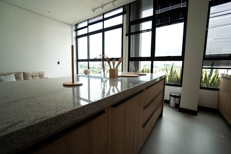 45B Apto Suite Queen + 2 Camas no Moov Smart Home
