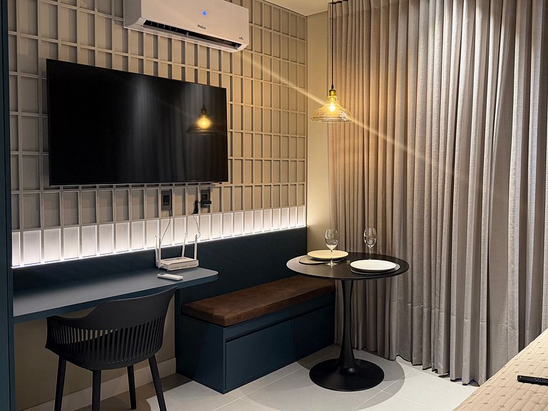 63A Studio luxo com decoração retrô - Moov Smart