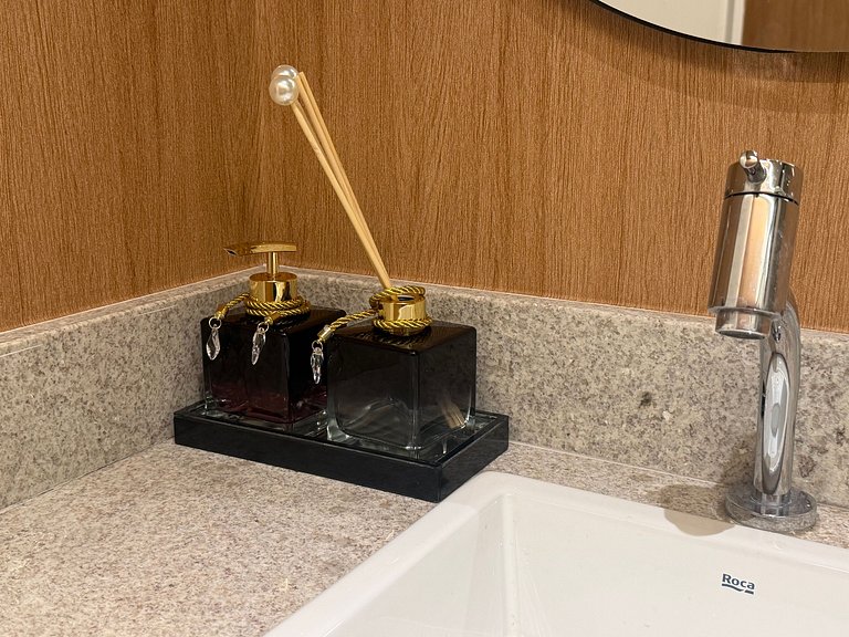 63A Studio luxo com decoração retrô - Moov Smart